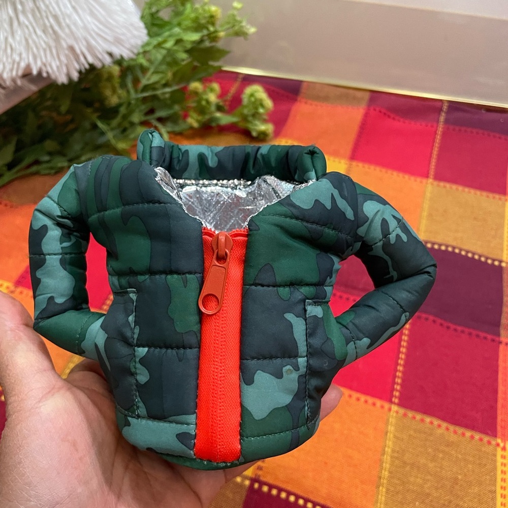 Puffin camo Beverage Jackets